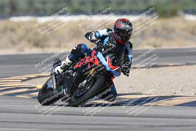 media/Oct-13-2025-Moto Forza (Mon) [[a66d839500]]/3-B Group/Session 3 (Turn 16)/